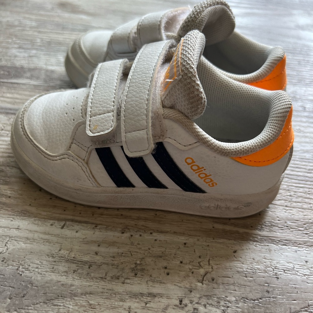 Adidas toddler shoes size 7